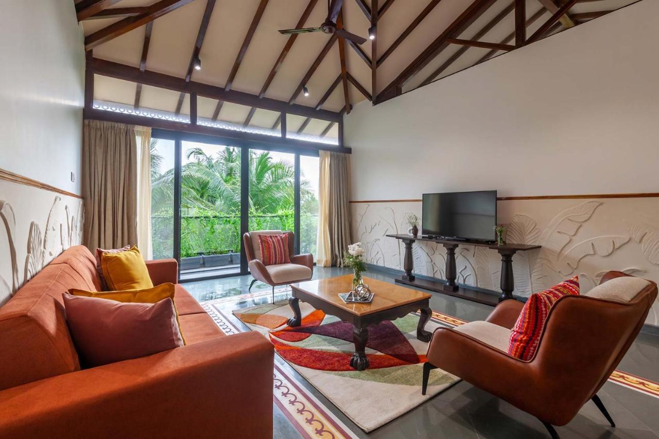 Villa Sereno By Stayvista - An Elegant And Entertaining Retreat Featuring A Swimming Pool, Outdoor Jacuzzi, Modern Interiors, And A Snooker Table Alībāg Exterior foto